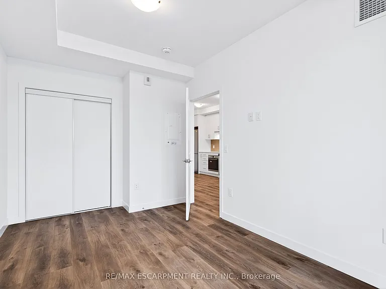 461 Green Rd #220 — Photo 23