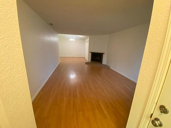 2nd image of 5058 North Ave