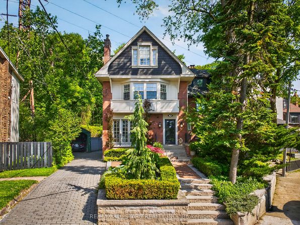 30 Edgewood Cres, Toronto, ON M4W 3A9
