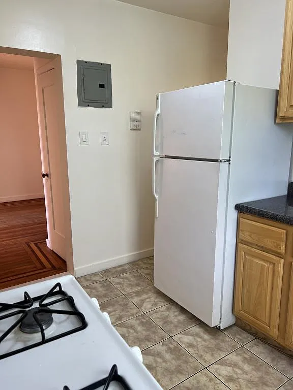 54 Saratoga Ave — Photo 3