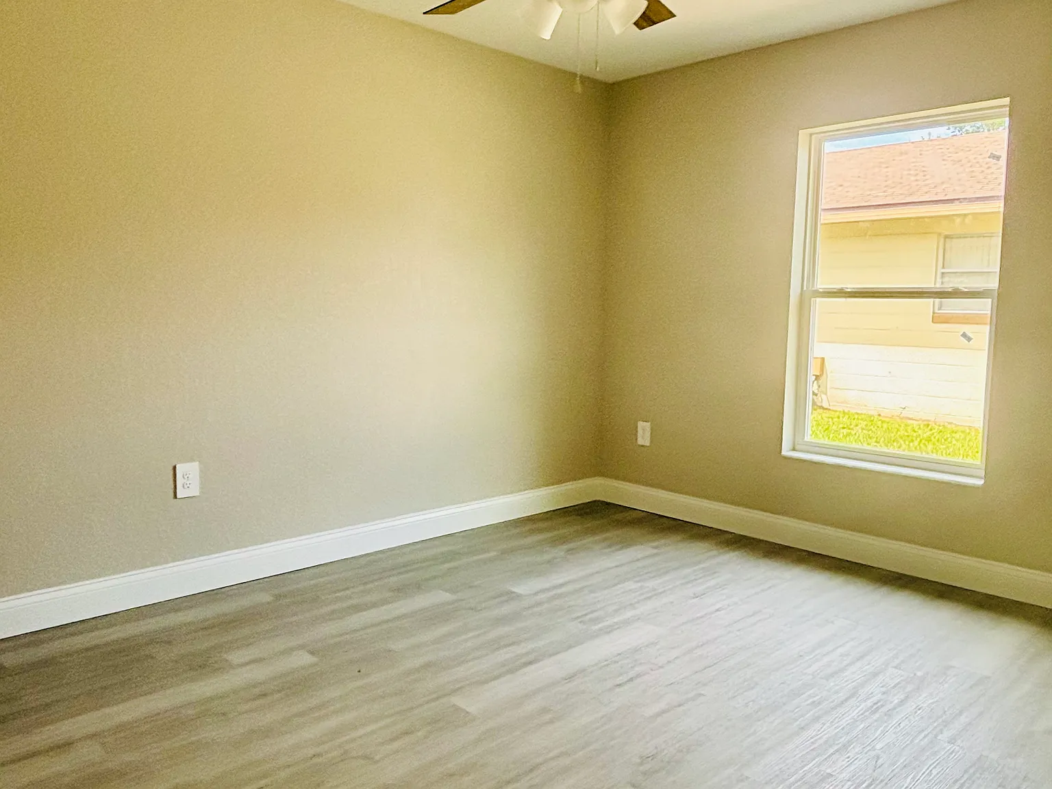 2 bed, 1000 sqft, $1,395 — Photo 3