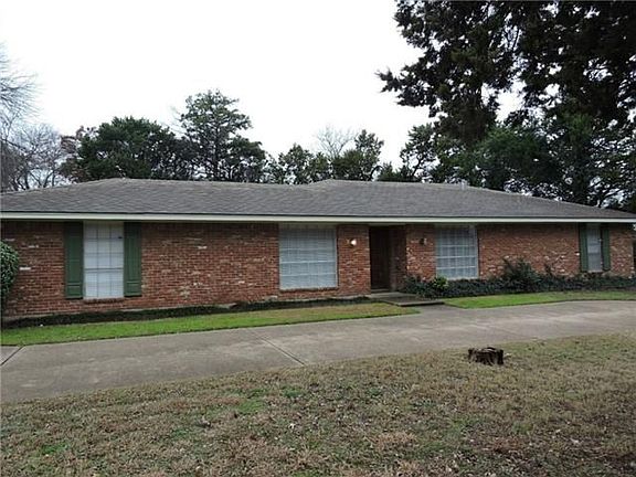 2nd image of 614 W Red Bird Ln