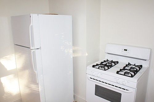 5th image of 253 Knapp St NE