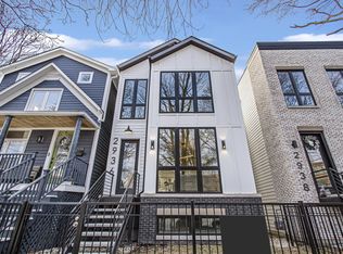 2936 N Leavitt St, Chicago, IL