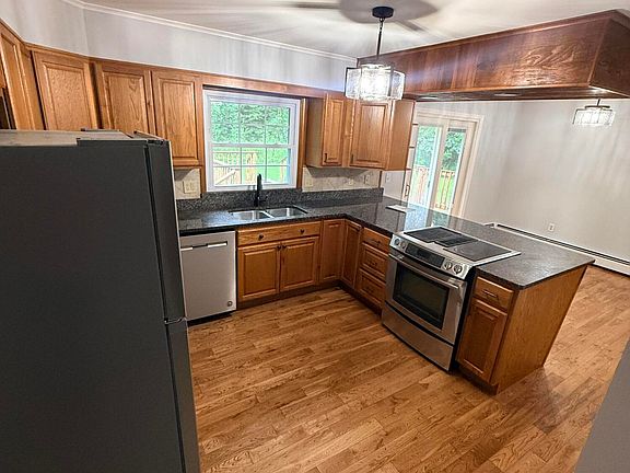 2nd image of 42 Sidney Boulevard