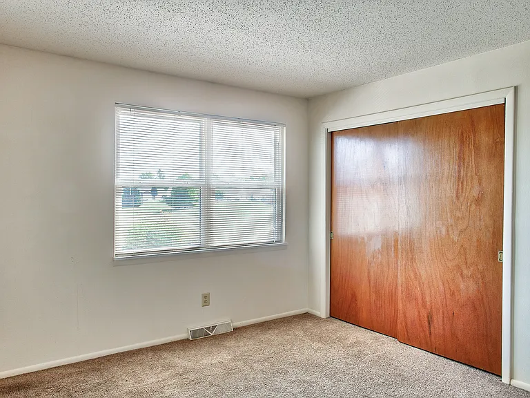 Maple Crest — Photo 9