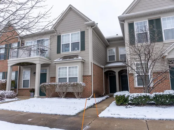 245 Wright St, Wixom, MI 48393