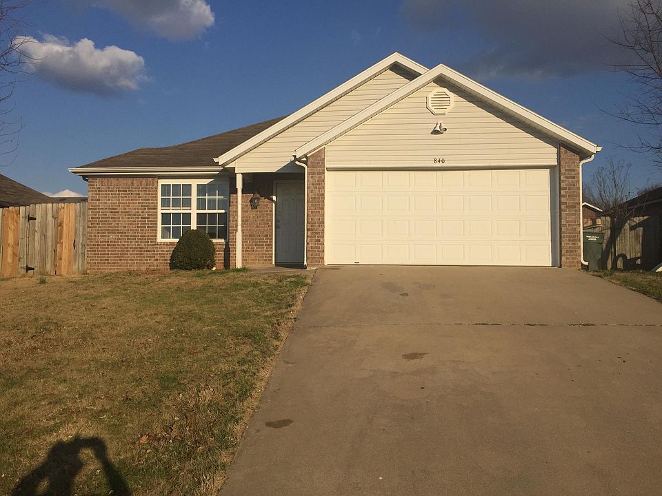 Quiet neighborhood, close to SE F'ville