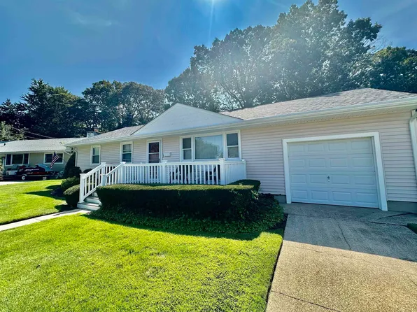 314 Steven Dr, Linwood, NJ 08221