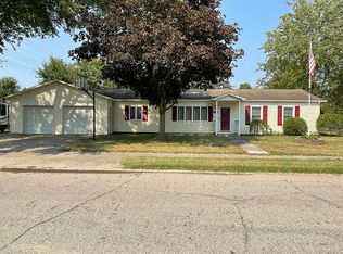 206 E 16th St, Rochester, IN 46975