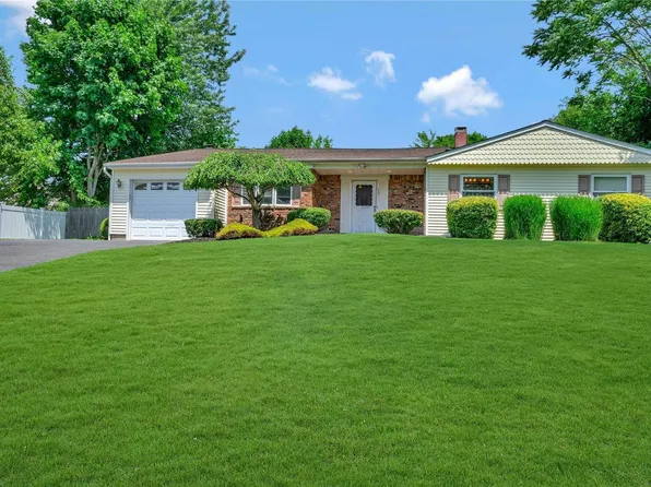63 Vidoni Drive, Mount Sinai, NY 11766