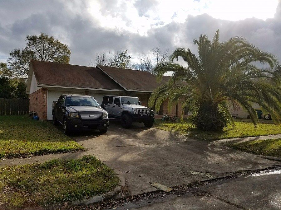 2nd image of 3217 Ripple Creek Cir