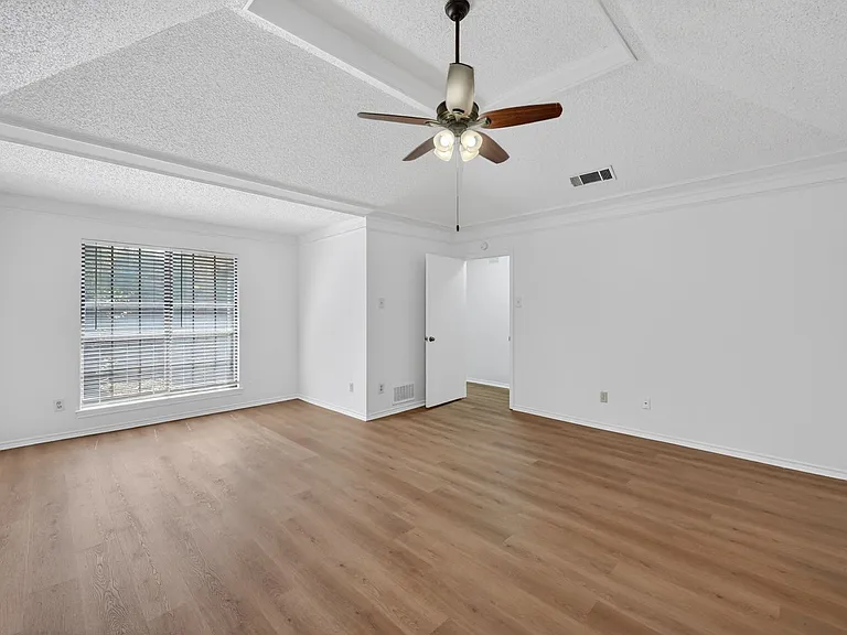 4018 Saint Christopher Ln — Photo 11