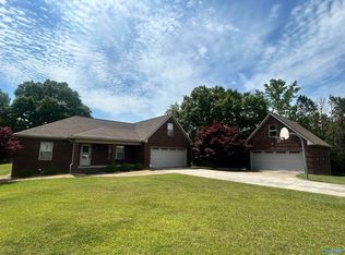 445 Mardi Gras Ests, Sand Rock, AL 35983
