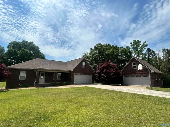 445 Mardi Gras Ests, Sand Rock, AL 35983