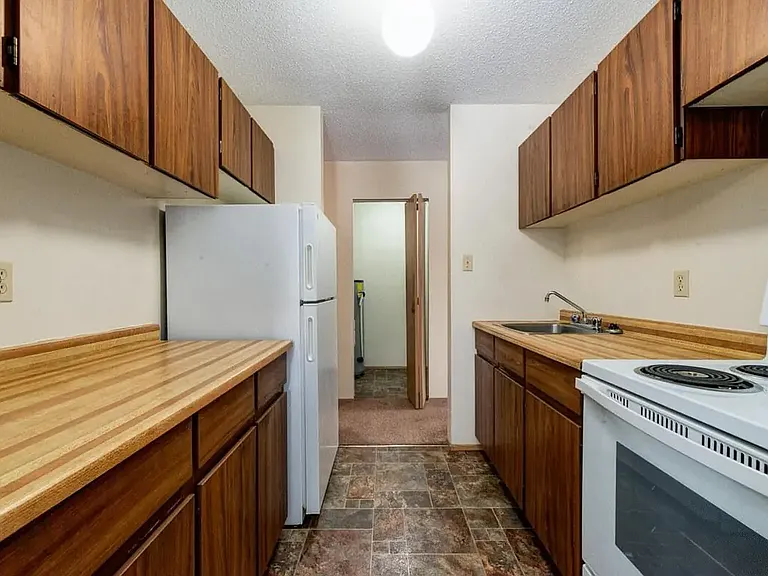 3102 Edinburgh Dr — Photo 5