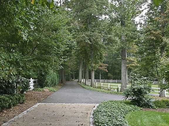 2nd image of 540 Innsbruck Ave