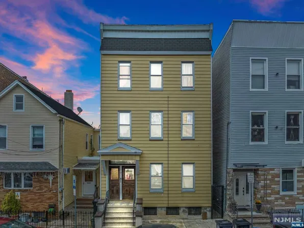 63 Nichols St, Newark, NJ 07105
