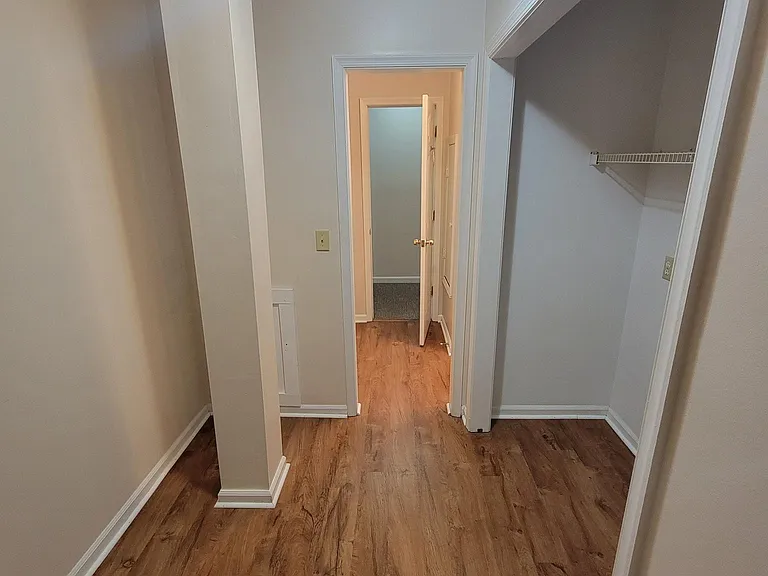 120 S Lewis St #3 — Photo 2