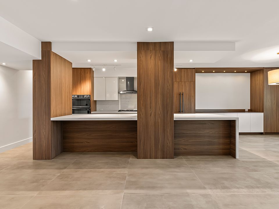 Living and kitchen.