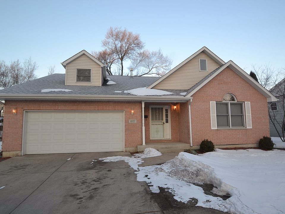 1st image of 1027 Charlesworth Ave