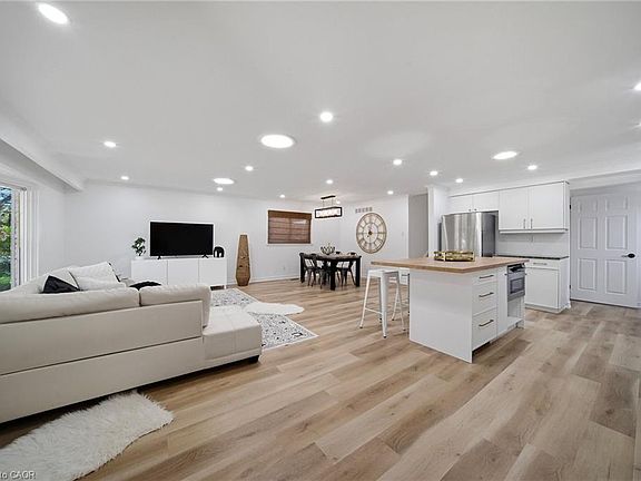 5th image of 2306 Devon Rd