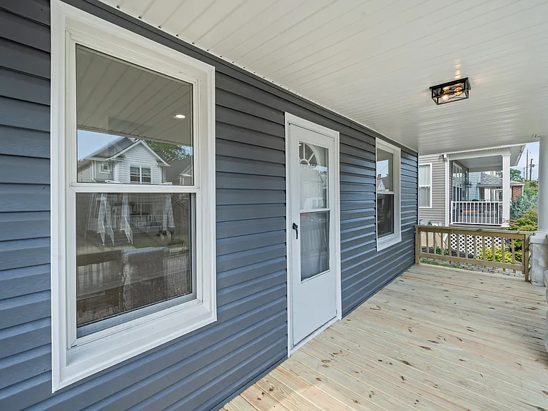 12028 Wade Park Ave — Photo 4