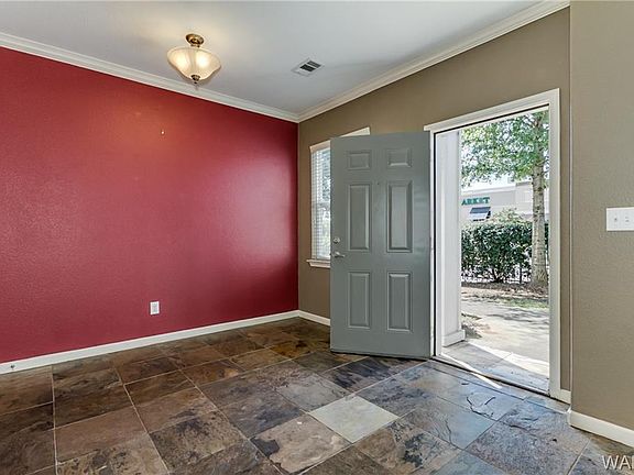 3rd image of 600 13th St E APT 211