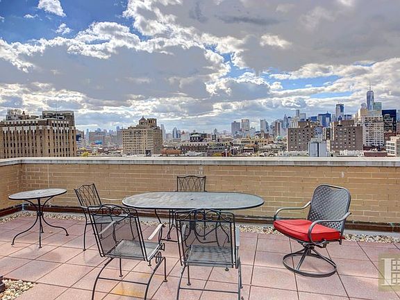 5th image of 210 E 15th St APT 3K