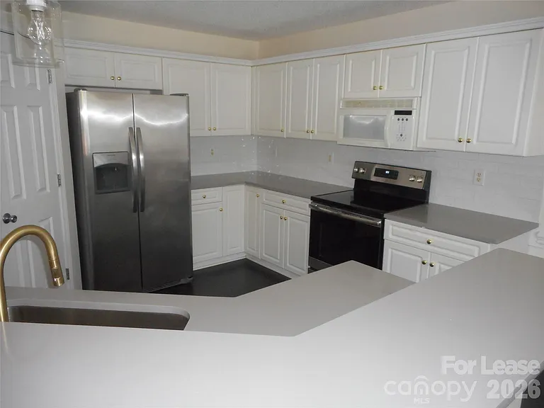 1128 Steele Meadows Dr — Photo 4
