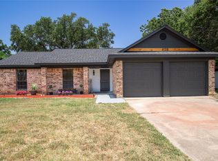 1120 Timberline Dr, Fort Worth, TX 76126