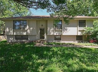 2 Gates Dr, Platte City, MO 64079