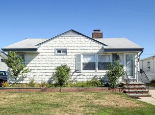54 Tyler St, Freeport, NY 11520