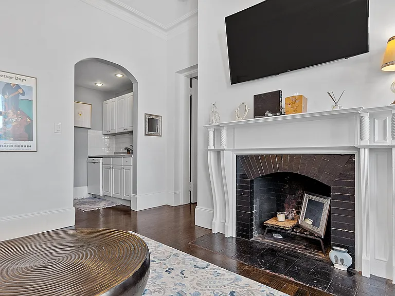 271 Dartmouth St #4H — Photo 8