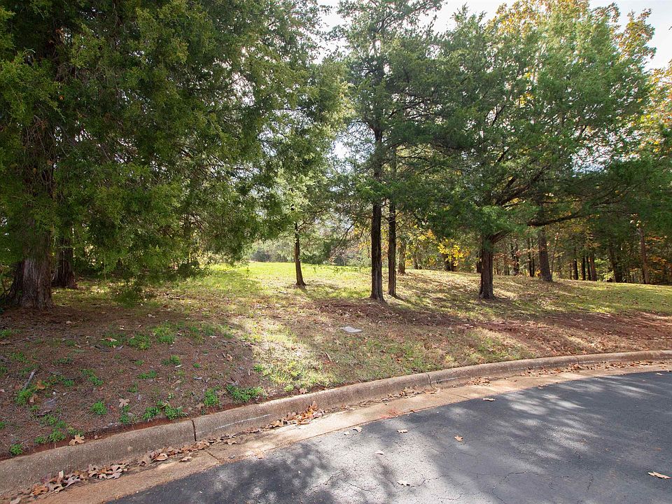 1st image of 128 Lake Lou Ella Dr