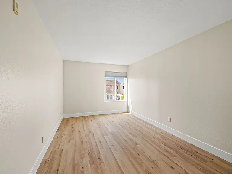 8034 Linda Vista Rd #2G — Photo 8