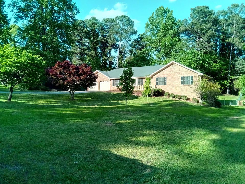 2nd image of 1856 York Ct