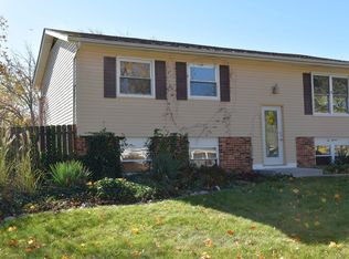 216 Malibu Ct, Bolingbrook, IL