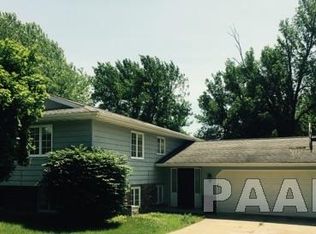 226 S Castle Dr, Dunlap, IL 61525