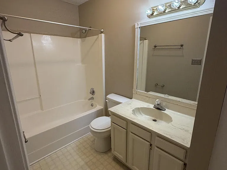 1100 Turkey Foot Rd #6 — Photo 17