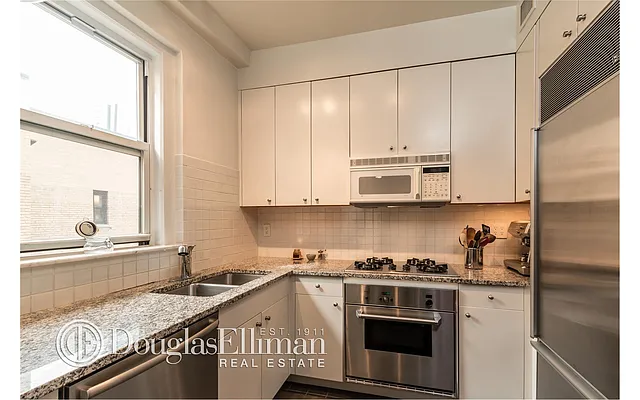 Sold by Douglas Elliman | media 17
