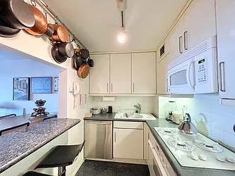 Rented by R New York