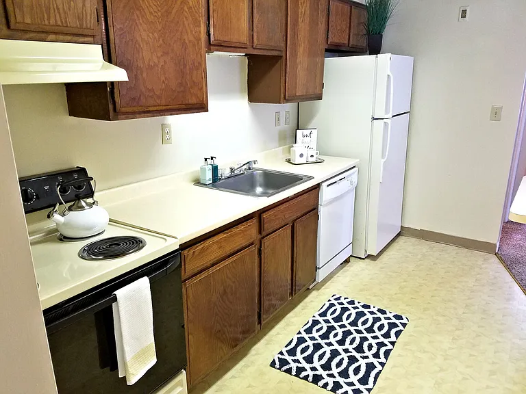 Parkwood Apartments — Photo 19