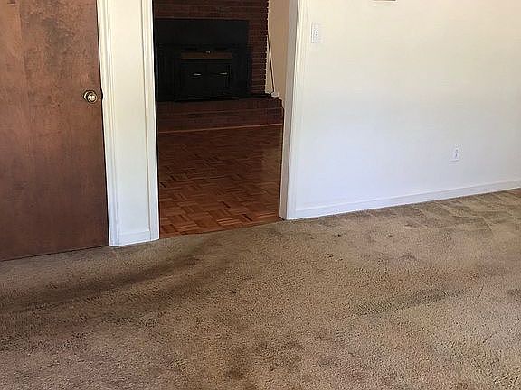 5th image of 1800 Woodridge Cir