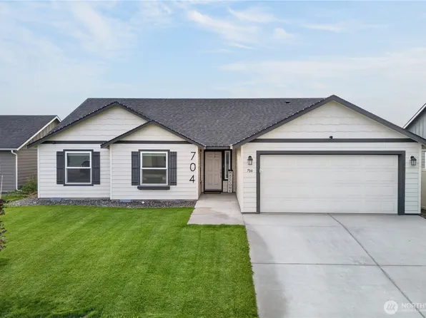 704 Regina Place, Grandview, WA 98930
