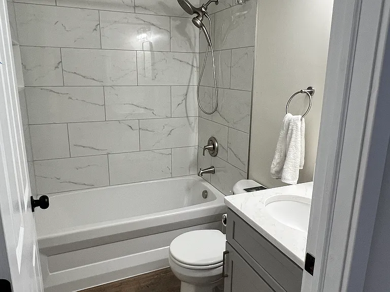 114 Marks Ct — Photo 12