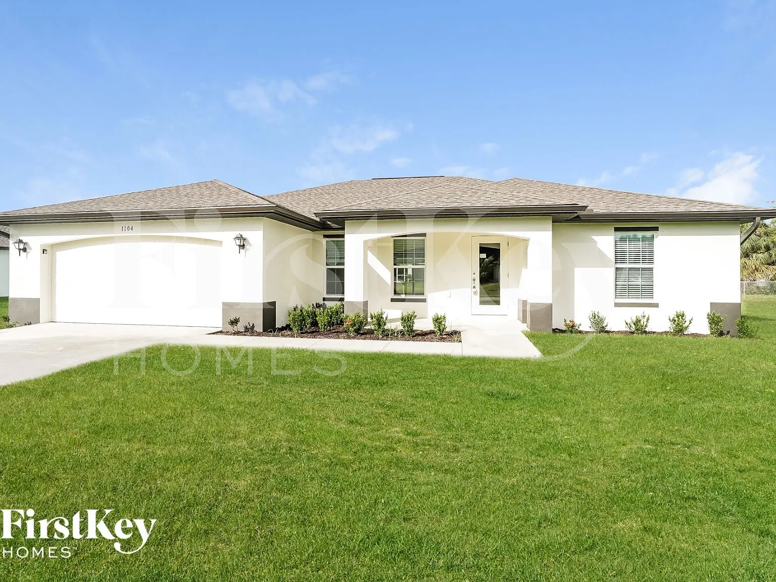 4 bed, 2.0 bath, 1829 sqft, $2,040 — Photo 1