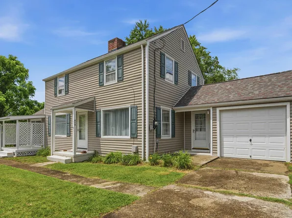 714 High St, Pearisburg, VA 24134