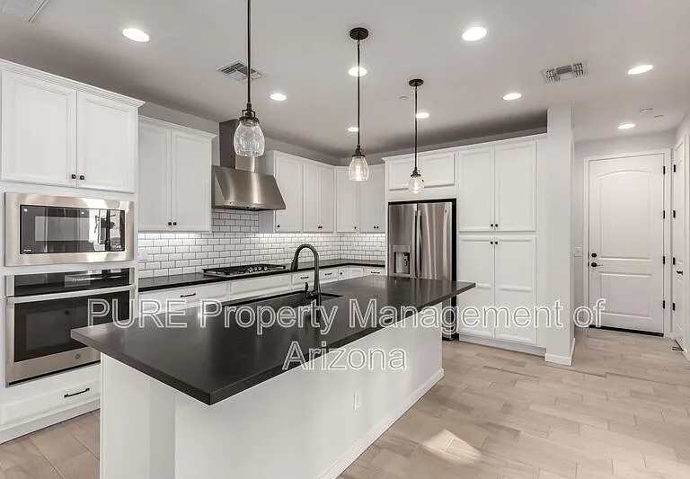 1827 S Follett Way — Photo 5