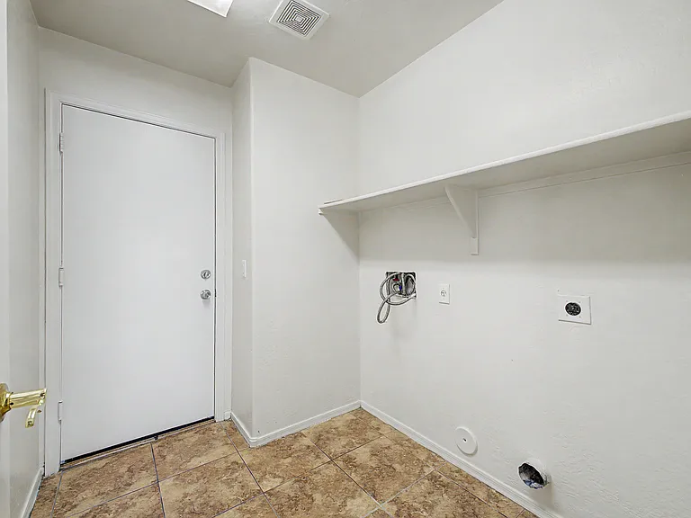 15652 W Durango St — Photo 28